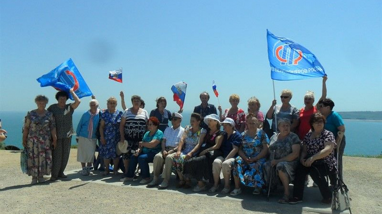 Местное отделение Союза пенсионеров посетило с экскурсией Крым.jpg