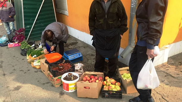 В Западном округе продолжается борьба с несанкционированной торговлей