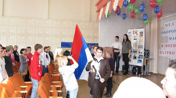 Лицеисты Центрального округа чествуют ветеранов