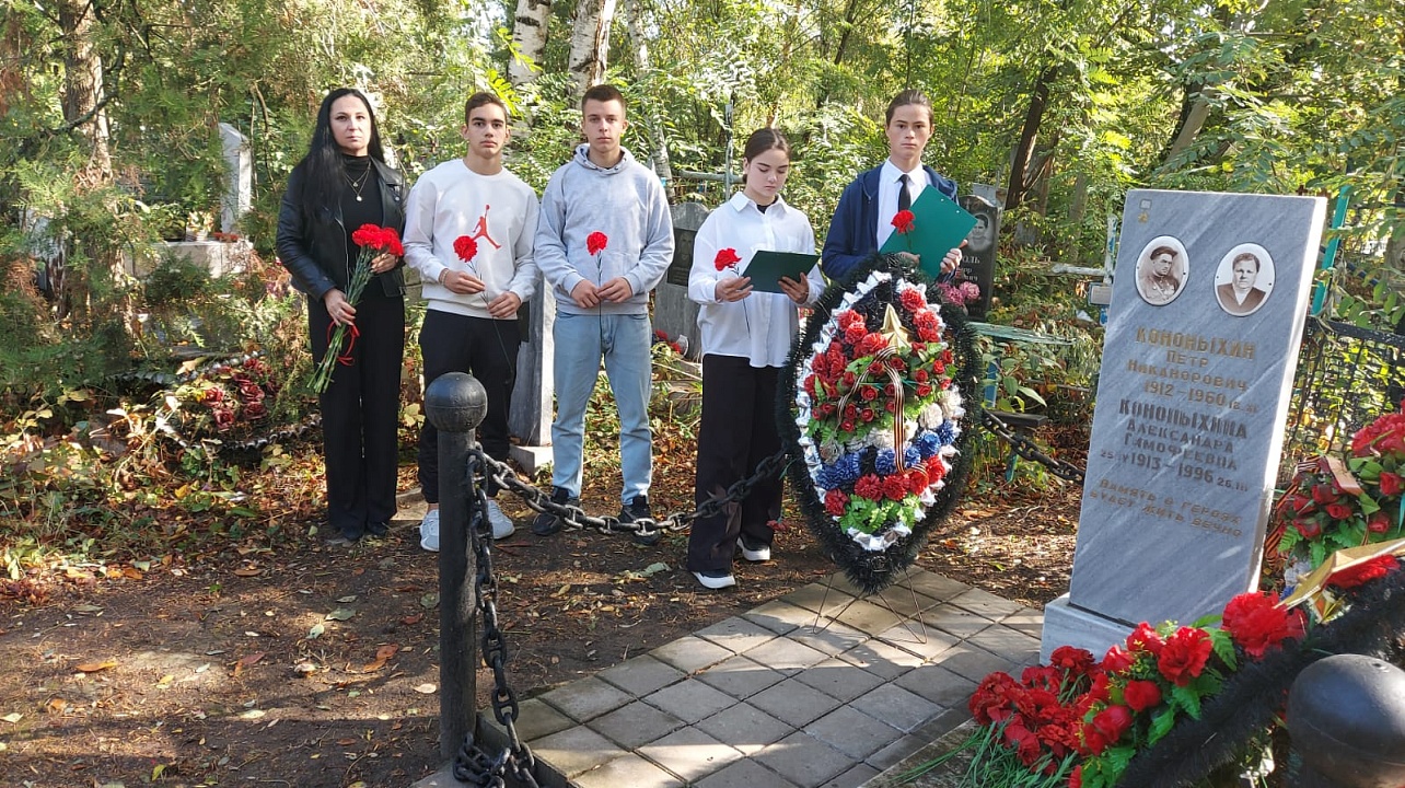 В Прикубанском округе прошли возложения цветов у памятников и захоронений освободителей Кубани к 80-ой годовщине освобождения края от немецко-фашистских захватчиков