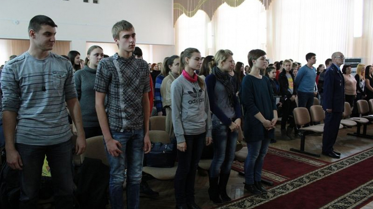 Студенты Западного округа вступили в патриотический месячник