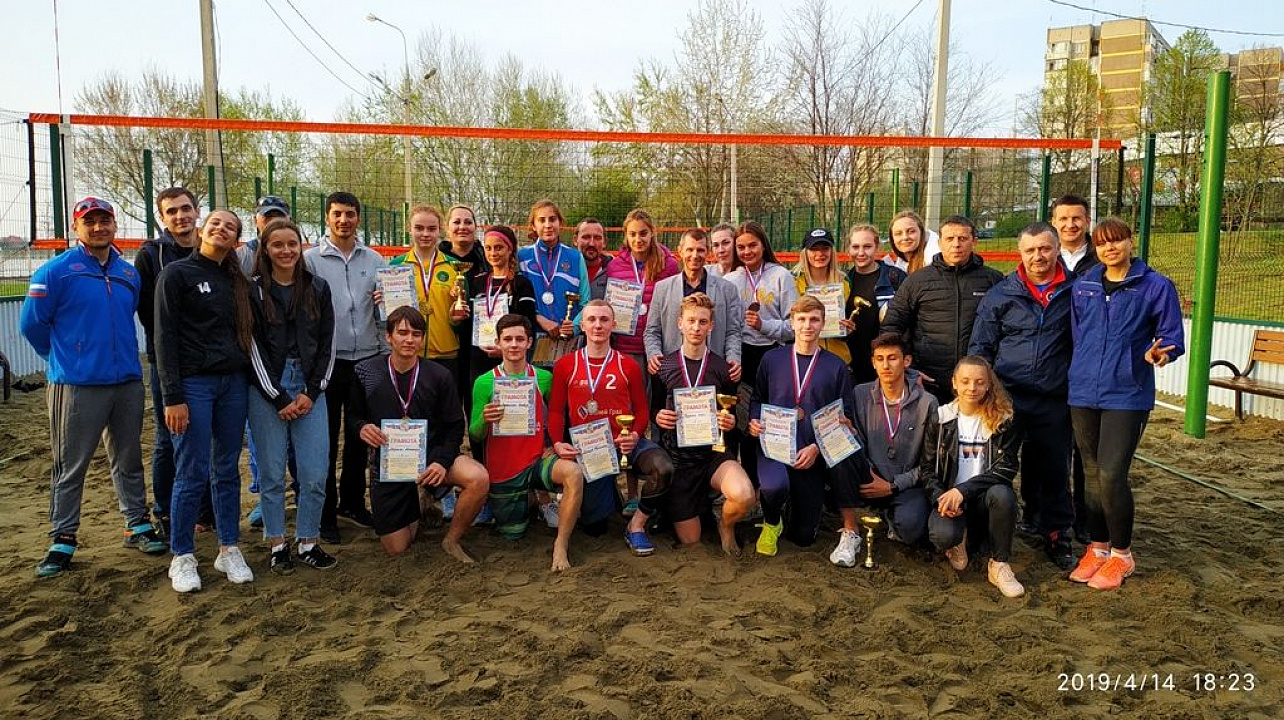 В Юбилейном микрорайоне прошло открытое  первенство  по пляжному волейболу