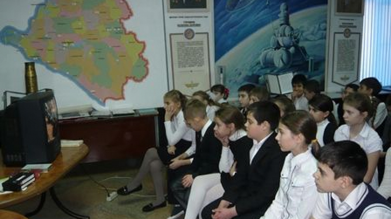 В музее космонавтики на базе школы №72 открыли видеосалон «Блокада Ленинграда»