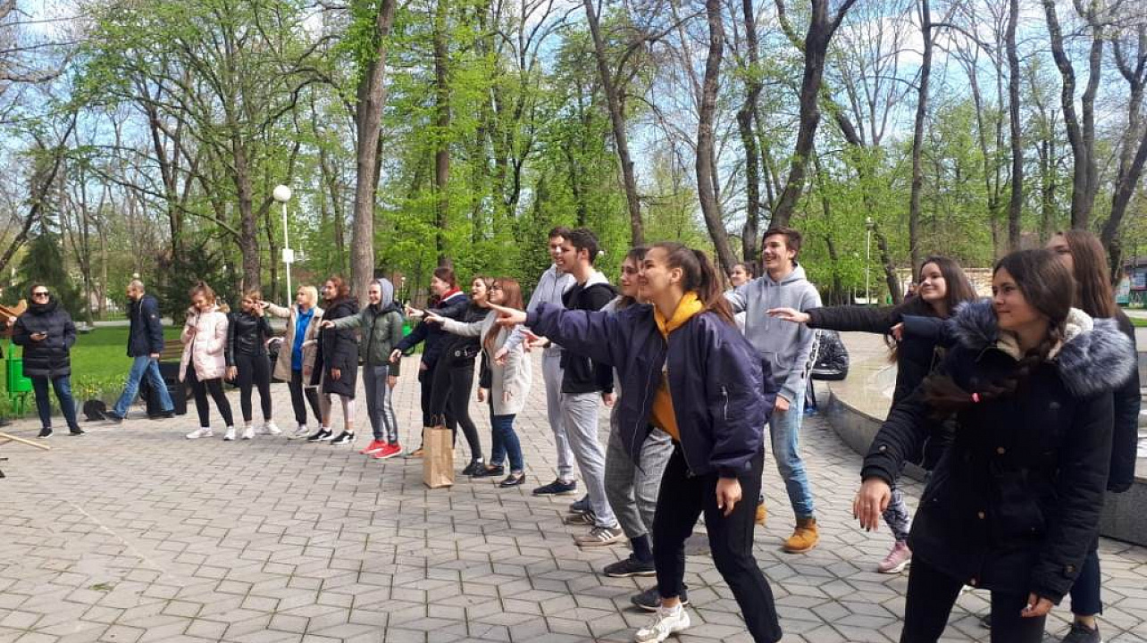 В Городском саду прошел молодежный спортивный квест