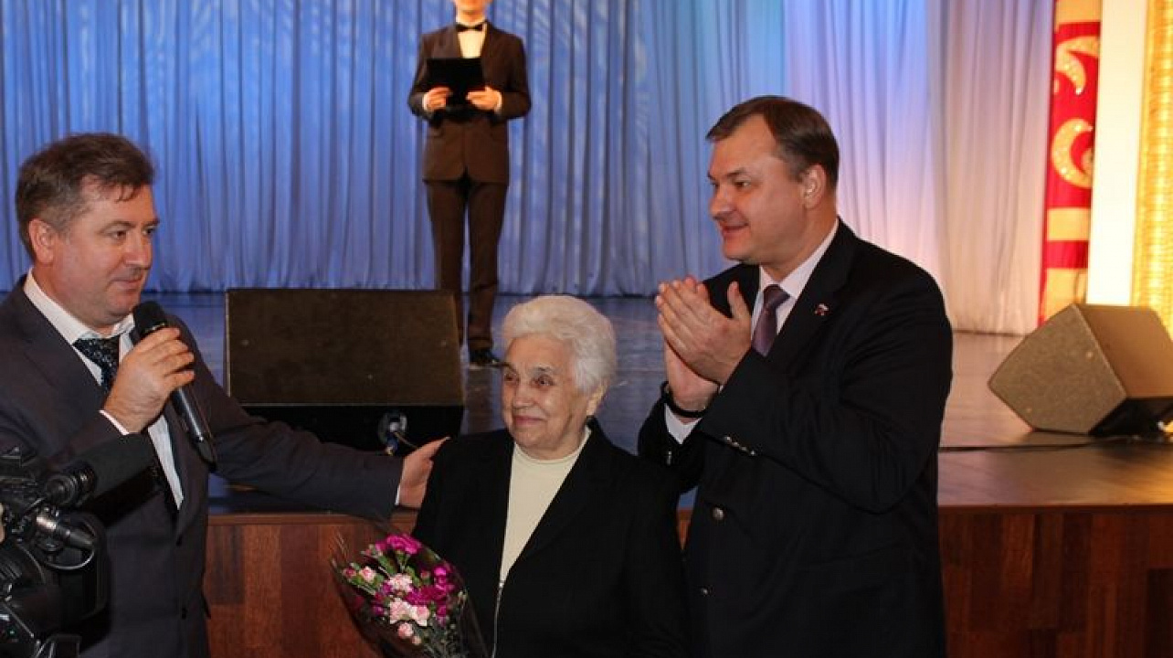 Сегодня в Центральном округе состоялось тожественное мероприятие, посвященное Международному женскому дню