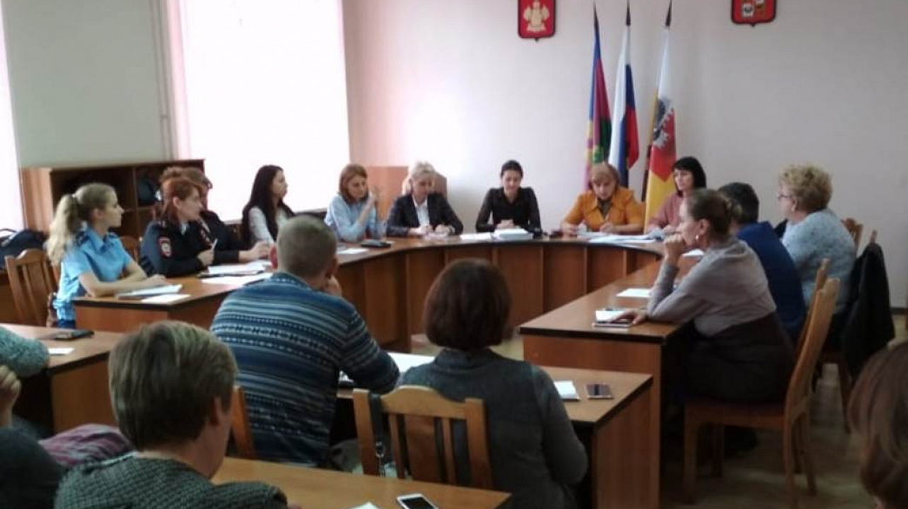 В Западном округе состоялось расширенное заседание комиссии по делам несовершеннолетних