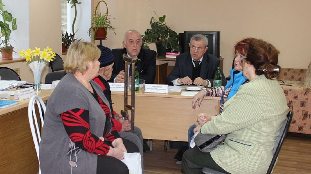 Глава Центрального округа встретился с руководителями ТОС