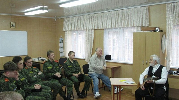 Заслуженный артист Кубани Евгений Туренко встретился с воспитанниками Кубанского казачьего кадетского корпуса