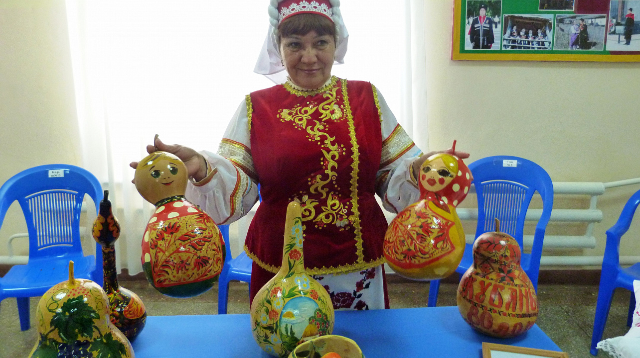 Творческие коллективы ветеранов Прикубанского округа Краснодара с успехом выступили в станице Калининской