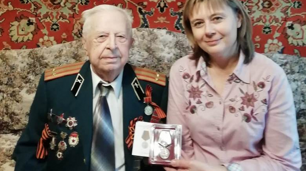 В Прикубанском округе вручили юбилейные медали участникам обороны Сталинграда