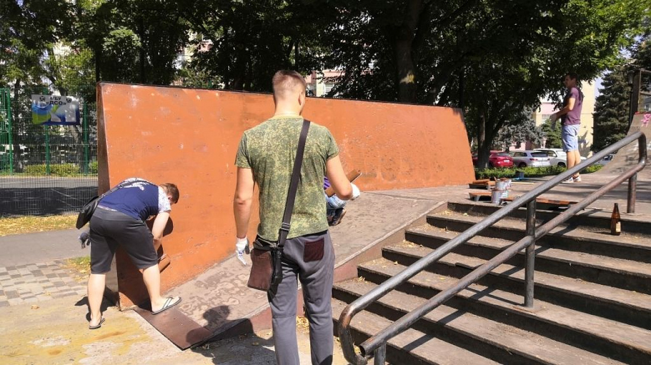 В Западном округе продолжаются субботники в рамках месячника чистоты