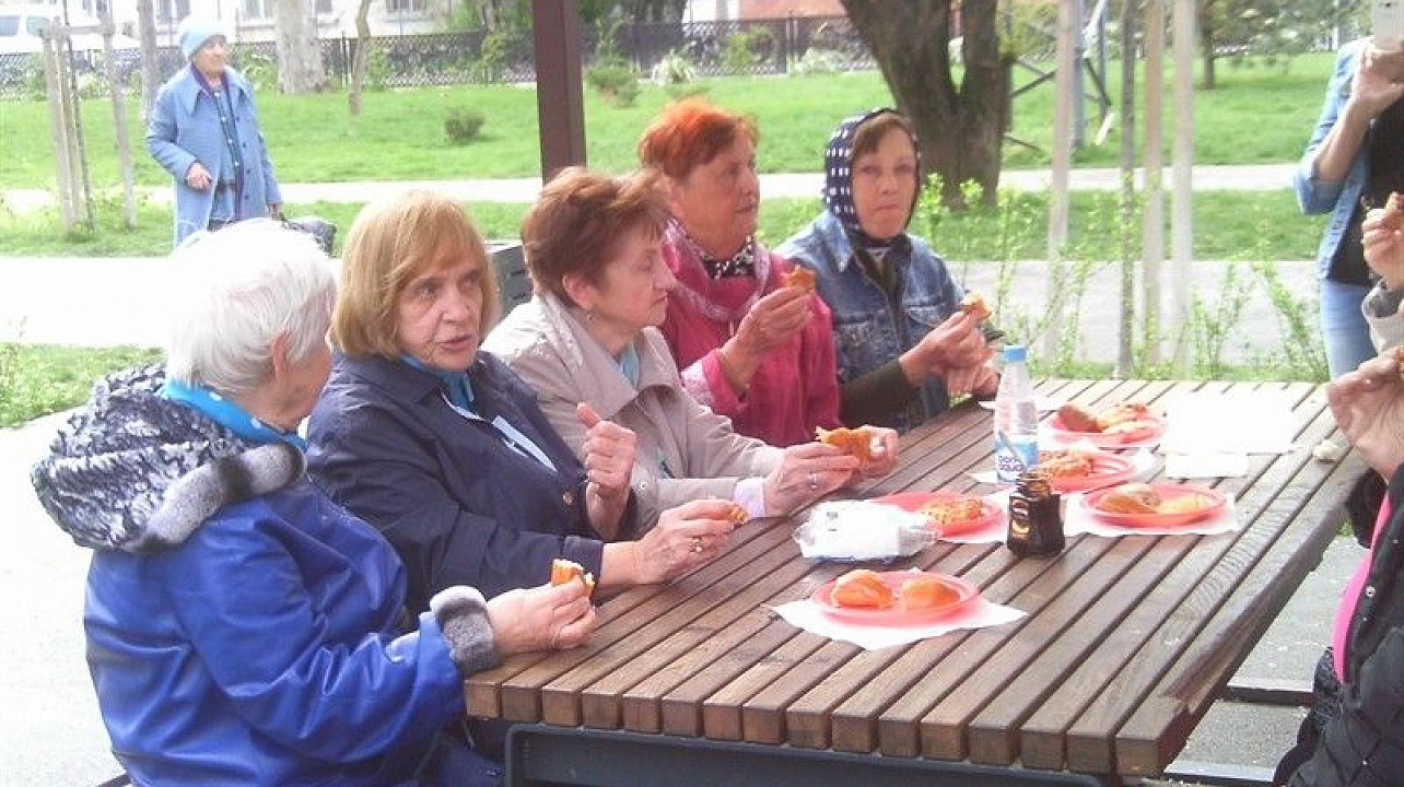 Под руководством Ольги Клименко продолжает работу кулинарный кружок.jpg