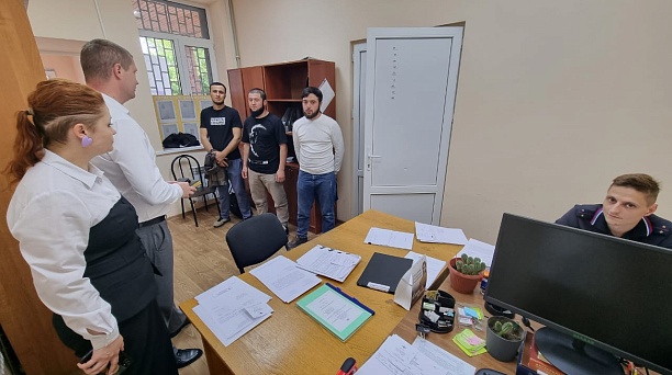 В Западном округе проведено рейдовое мероприятие по выявлению незаконных мигрантов