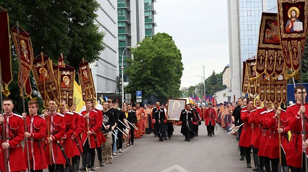 Казаки приняли участие в крестном ходе