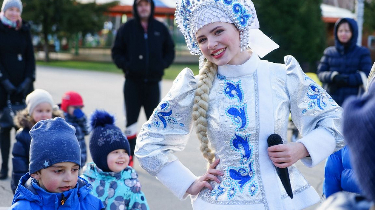 В Парке Победы прошла развлекательная программа «Чудеса, да и не только у волшебной Елки»