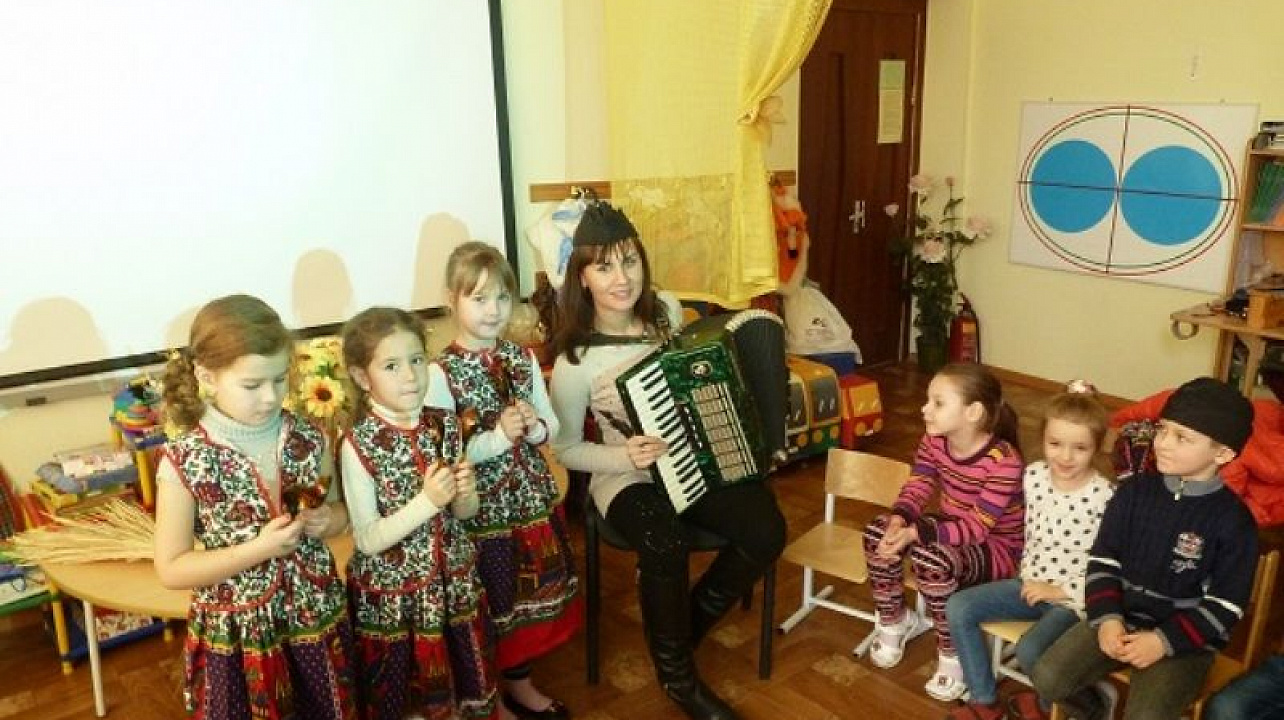 В детсаду № 30 прошел музыкально - патриотический салон