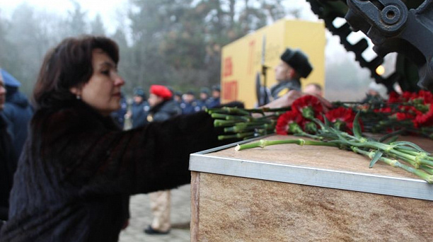 В Чистяковской роще почтили память погибших в боевых действиях в Чеченской Республике