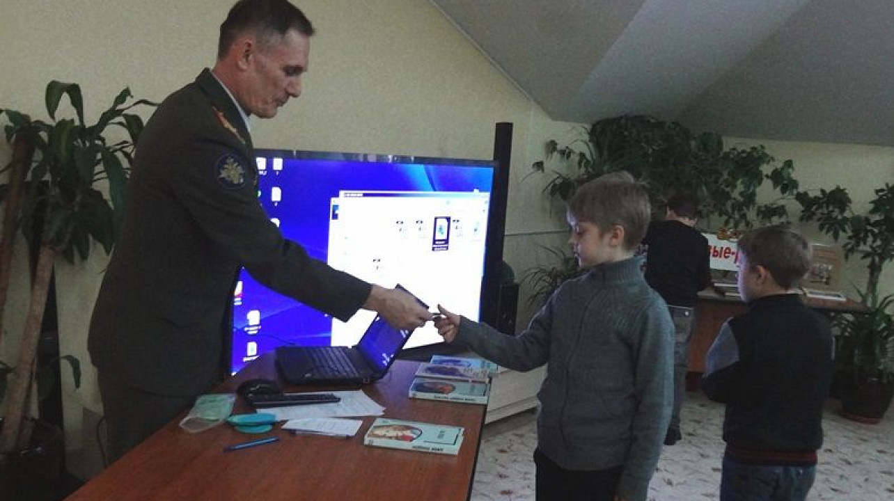 «Ты выстоял, великий Сталинград!»