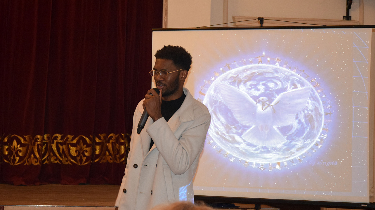 В заседании круглого стола, посвященного празднованию Международного дня родного языка (8).JPG