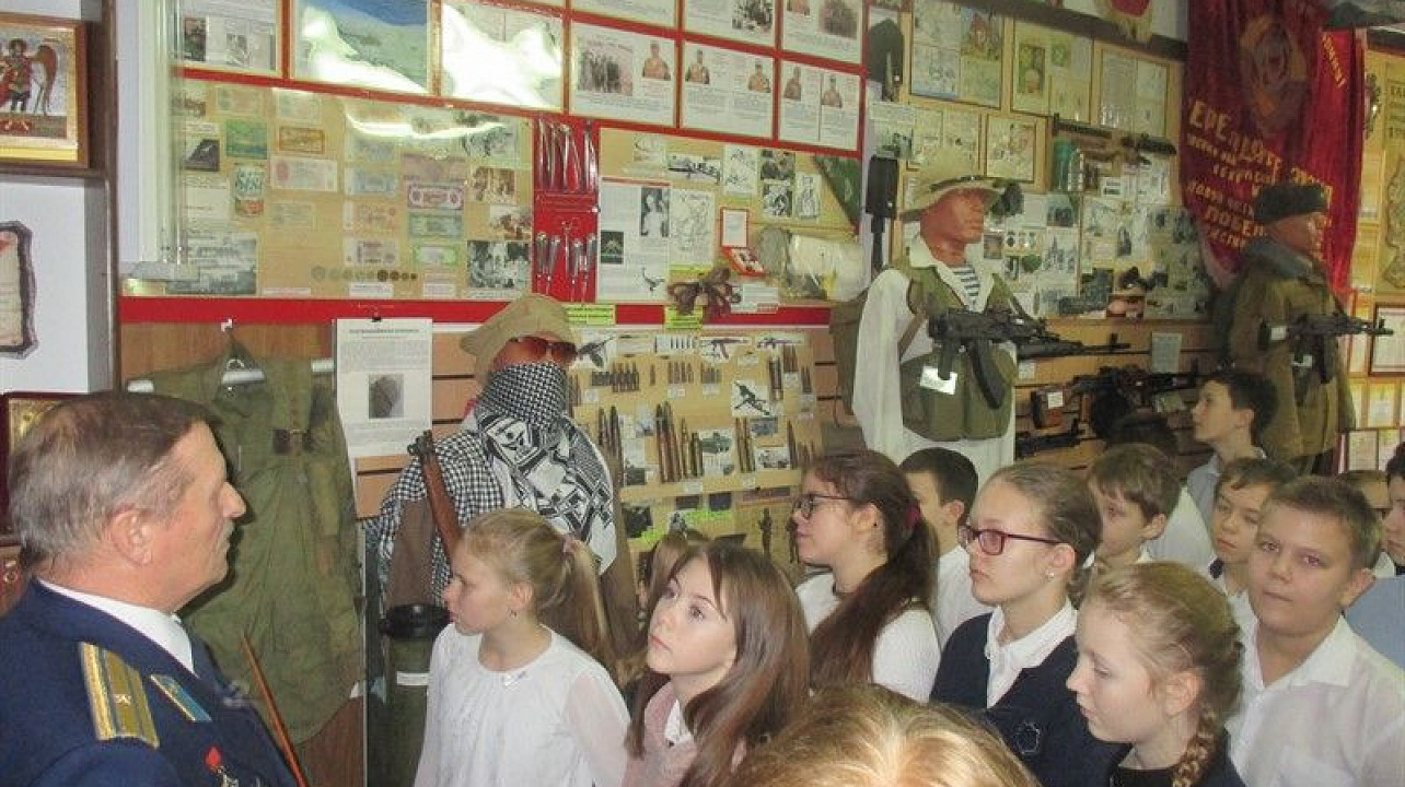 Музей Боевой славы Российского Союза ветеранов Афганистана в Прикубанском округе посетили ученики лицея.jpg