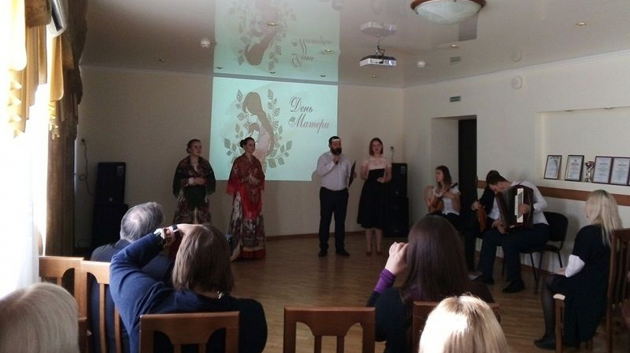 В Центральном округе отметили День матери