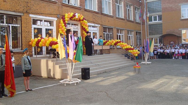 В школах Центрального округа прозвенел Первый звонок