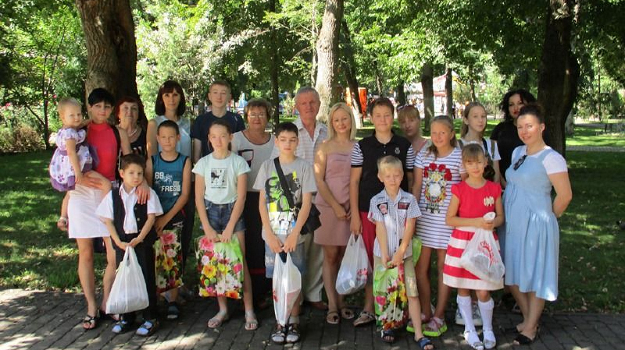 В избирательном округе № 35 прошла акция «Собери ребенка в школу»