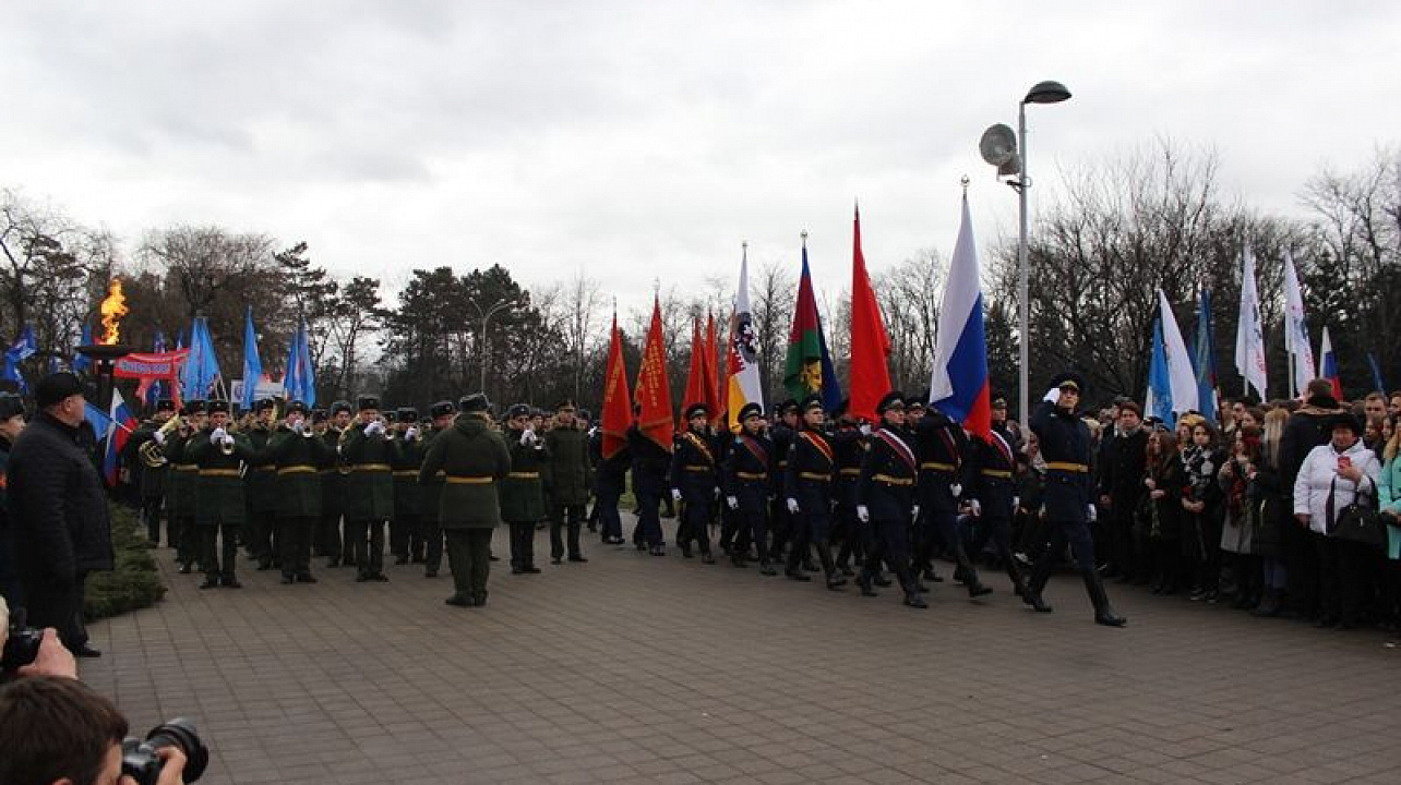 Жители Центрального округа приняли участие в торжественном митинге, посвященном 75-й годовщине освобождения Краснодара от немецко-фашистских захватчиков
