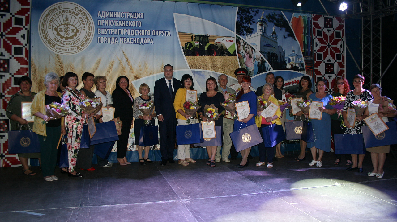 День города в Прикубанском округе встретили фестивалем цветов