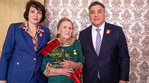 Сегодня знак Почетного гражданина города Краснодара вручили участнице Великой Отечественной войны Надежде Семеновне Топтуновой