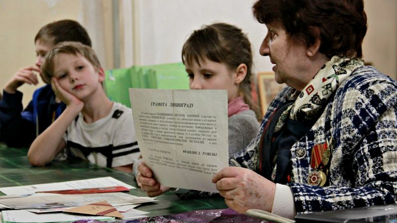 Клуб «Разведчик» провел Урок Мужества, посвященный 74-ой годовщине снятия блокады Ленинграда.jpg