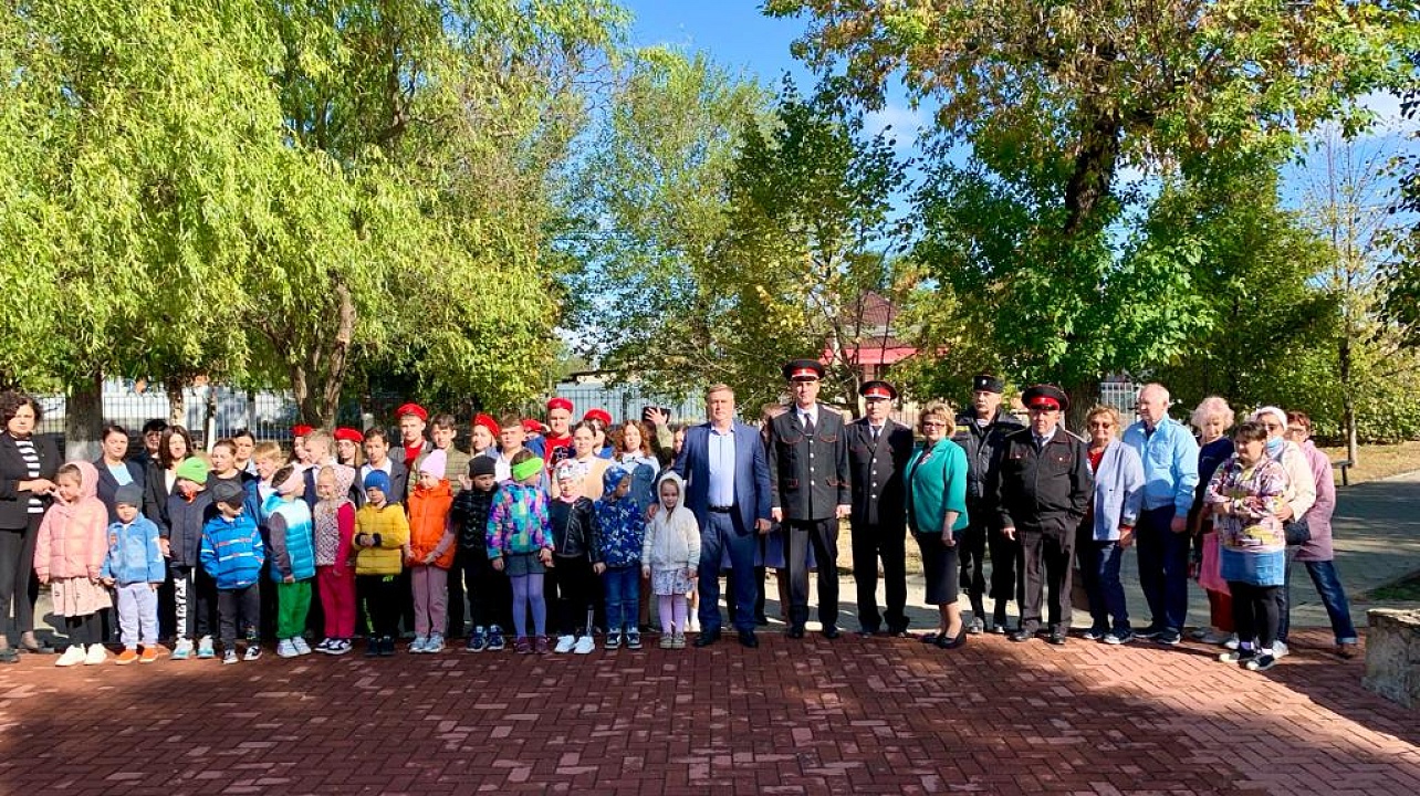 В Прикубанском округе прошли возложения цветов у памятников и захоронений освободителей Кубани к 80-ой годовщине освобождения края от немецко-фашистских захватчиков