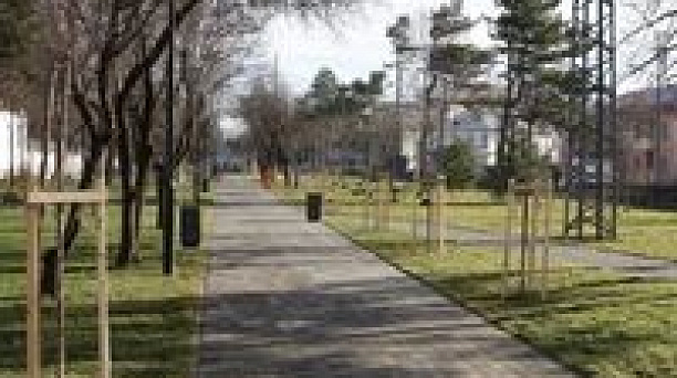 В Краснодаре открыли после благоустройства бульвар по ул. Дальней