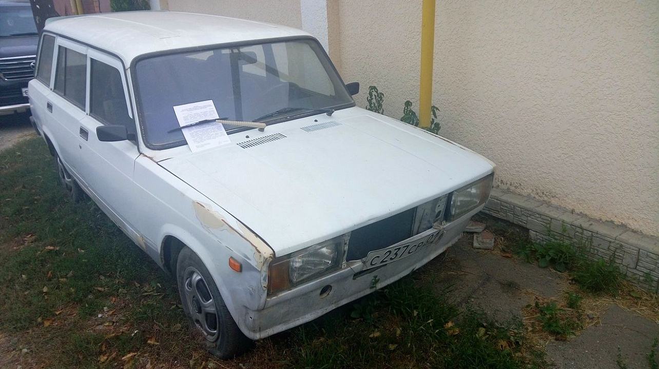 В Западном округе продолжается мониторинг улиц с целью выявления и уборки транспортных средств, брошенных собственниками