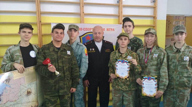 Команда гимназии № 87 стала победителем городского этапа военно-спортивной игры «Зарница»