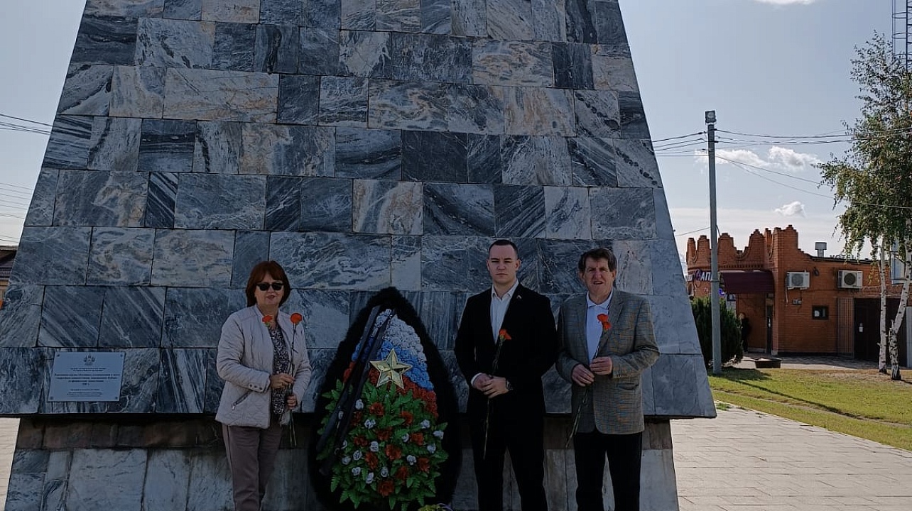 В Прикубанском округе прошли возложения цветов у памятников и захоронений освободителей Кубани к 80-ой годовщине освобождения края от немецко-фашистских захватчиков