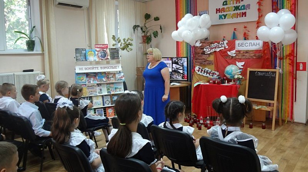 Школьники Центрального округа почтили память жертв террористических актов