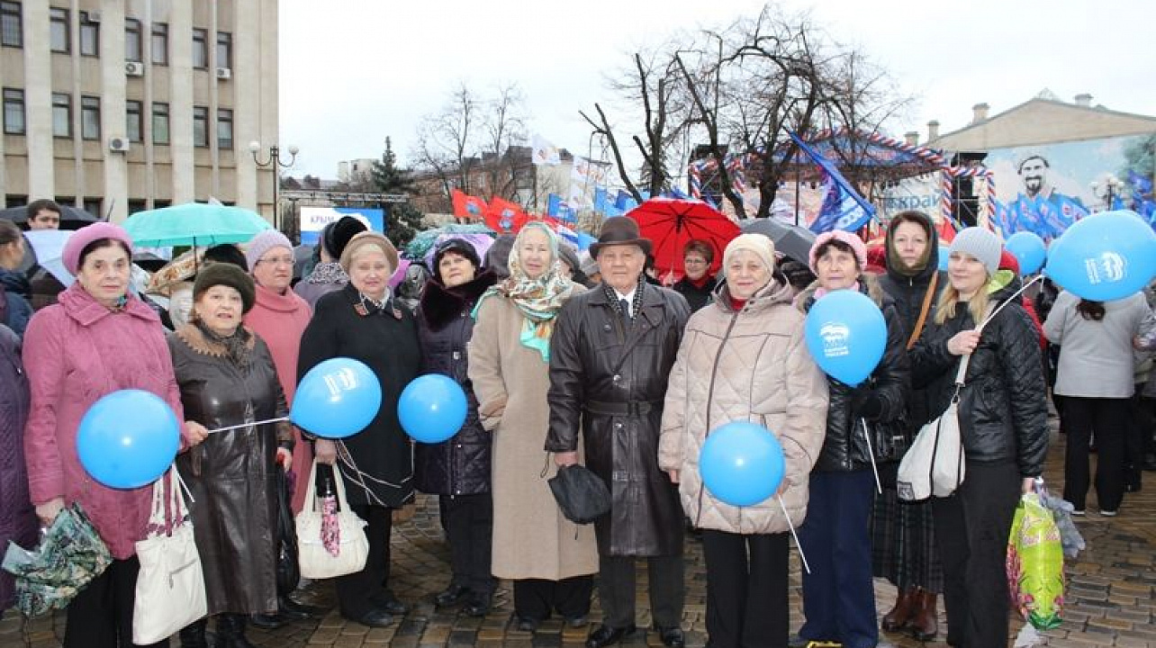 Общественность Центрального округа приняла участие в митинге в честь воссоединения с Крымом