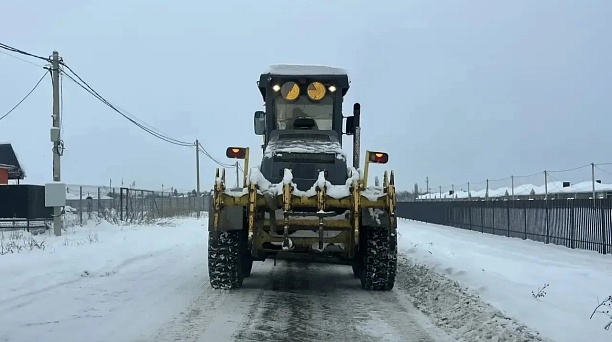 Замглавы Краснодара: На расчистку дорог от снега и наледи 17 января вышли 85 единиц техники