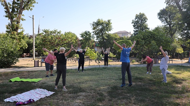 Дыхание спорта в Петровском сквере: как прошло утреннее занятие