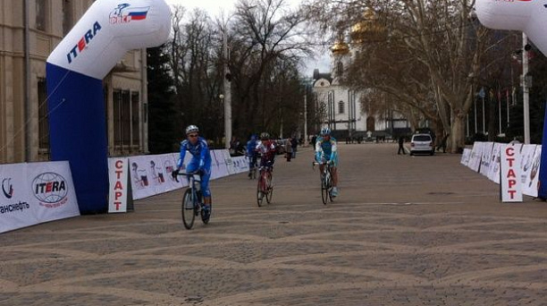 Творческие коллективы Западного округа приняли участие в спортивном празднике