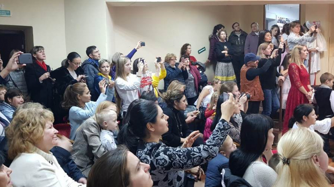 В Доме культуры Западного округа прошел концерт ко Дню матери