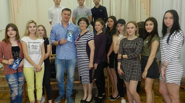 В библиотеке Западного округа прошла встреча с молодым поэтом Дмитрием Кравченко