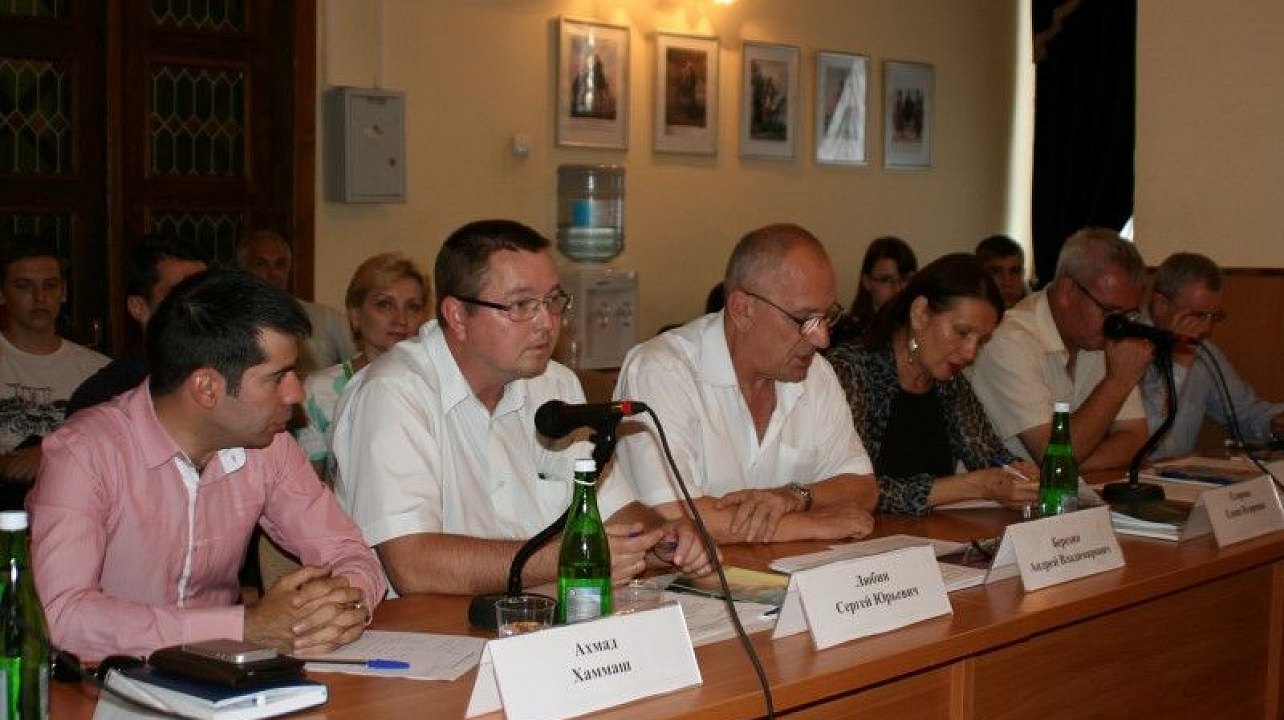 В Общественно-информационном центре провели мероприятие, посвящённое Дню солидарности в борьбе с терроризмом (2).JPG