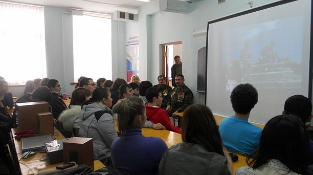 В техникуме «Знание» прошла встреча с воинами, исполнявшими служебный долг за пределами Отечества