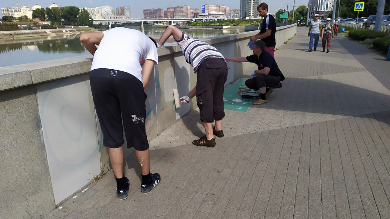 В Западном округе продолжаются субботники в рамках месячника чистоты