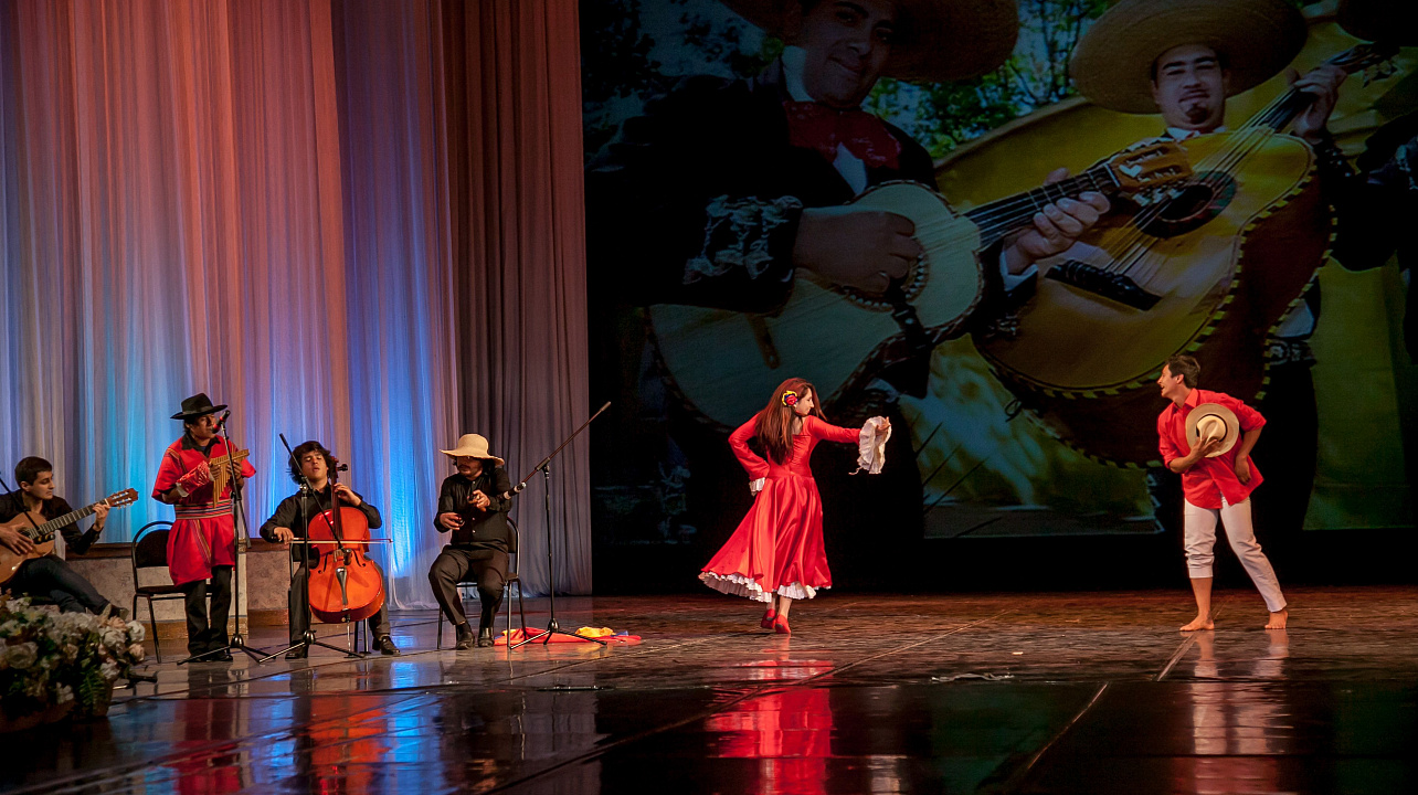 XII Краснодарский городской молодёжный фестиваль «Песни и танцы народов мира» объединил сотни горожан р (19).jpg
