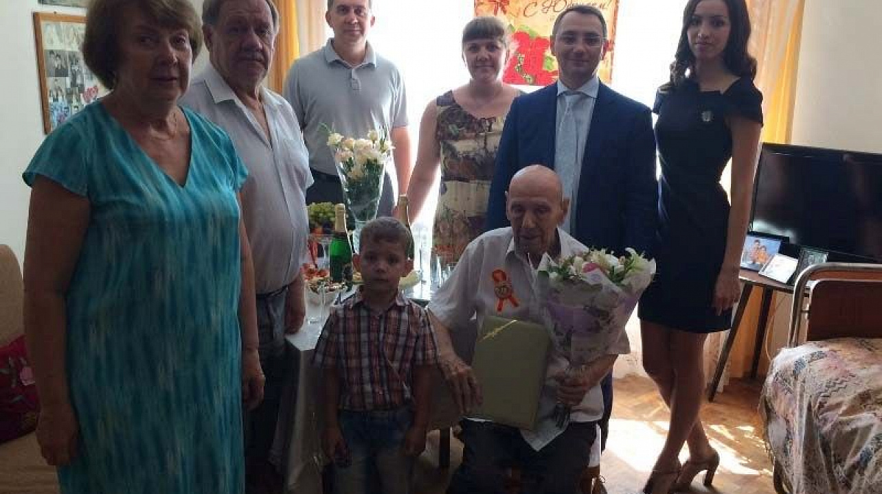 Жителю Центрального округа Георгию Григорьевичу Шамхалову исполнилось 100 лет