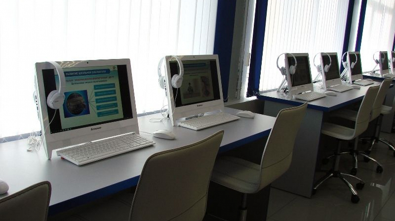 Учащихся школы № 32 Центрального округа встречает ''Книгомакс''