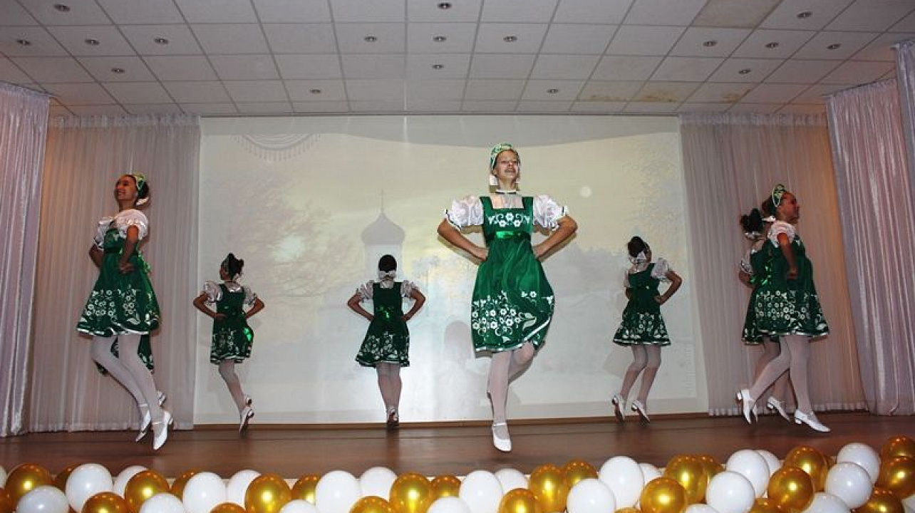 В школе № 32 торжественно поздравили защитников блокадного Ленинграда